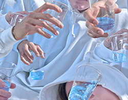 Президент Сербии неожиданно прилетел в ОАЭ, где резко осудил Иран